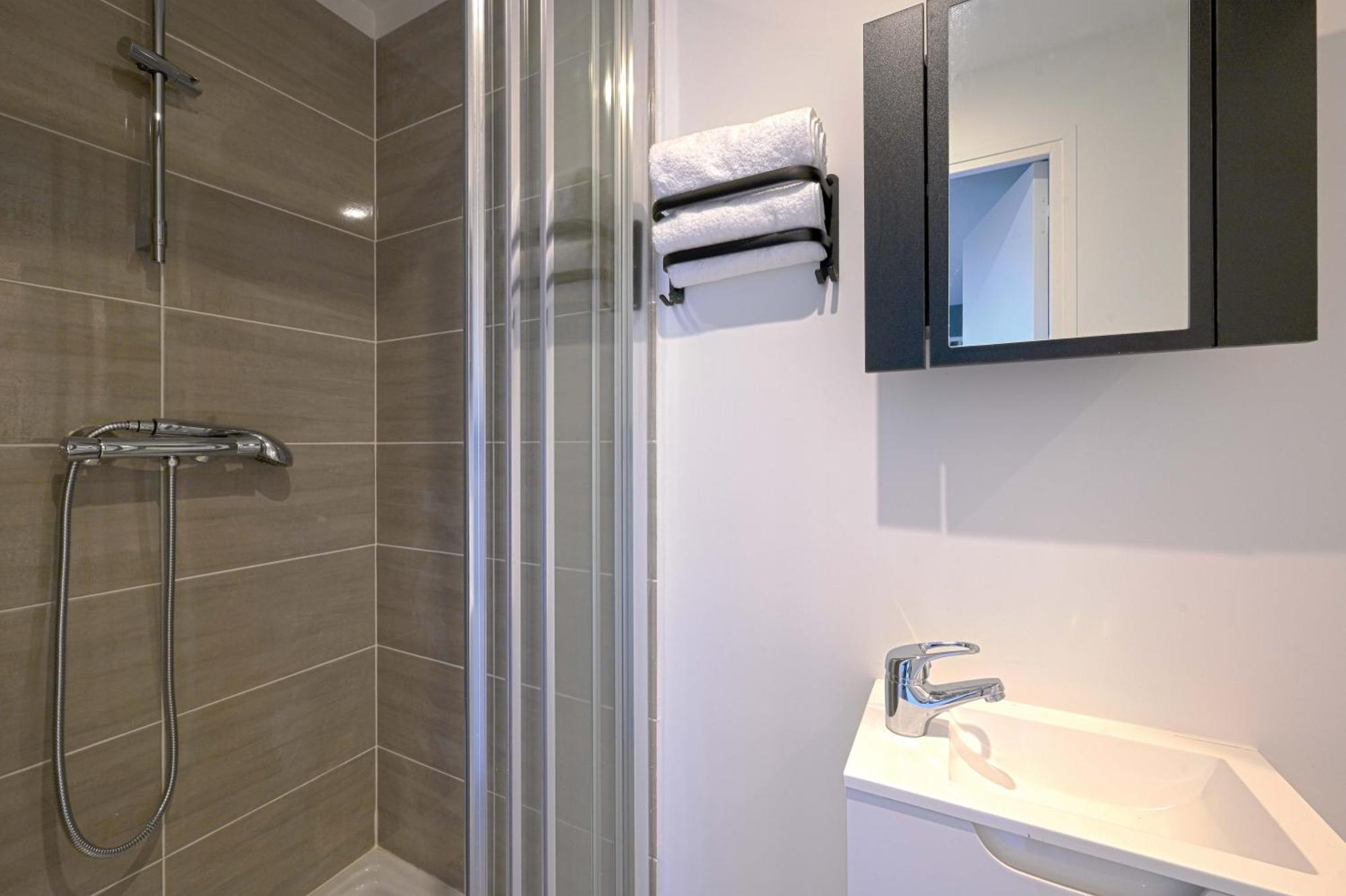 Modern Bright Apartment In Appart'Hotel Saint-Maur-des-Fossés Zewnętrze zdjęcie